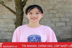 Thả cảm xúc vào 15 trang giấy, nữ sinh ở TP Hà Tĩnh giành điểm chuyên Văn cao nhất