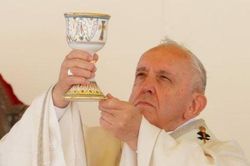 Vatican xem xét 'bật đèn xanh' cho đàn ông đã lấy vợ làm linh mục