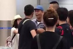 'Trai hư' Trần Quán Hy xô xát, chửi bới người khác giữa sân bay