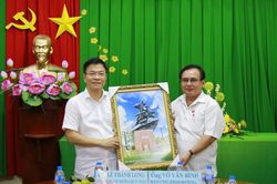 Bộ trưởng Lê Thành Long thăm Đoàn ĐBQH tỉnh Tiền Giang