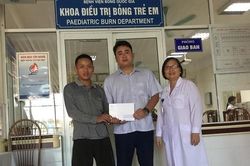 Em Giàng Mí Dính bị bỏng lửa điện đã được xuất viện về nhà