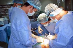 Người phụ nữ TP.HCM 5 năm đau bụng, ói trong một giờ nhất định