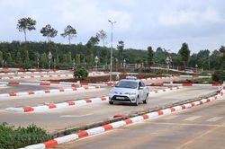 Đào tạo lái xe: Tăng câu hỏi, siết chặt đầu ra người học bằng lái