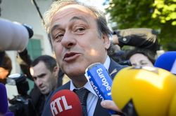 Huyền thoại bóng đá Pháp Michel Platini bị bắt giam vì liên quan đến tham nhũng