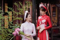Á hậu Phương Nga làm mẫu cho áo dài Ngọc Hân