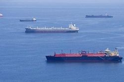 Iran cảnh báo phong tỏa công khai Eo biển Hormuz, đòi Mỹ lập tức rút quân