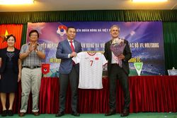 CLB Wolfsburg hợp tác phát triển bóng đá Việt Nam, đánh giá VFF tốt nhất Đông Nam Á