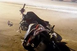 Xe tải cán chết bé gái 6 tuổi rồi bỏ chạy, cha mẹ ôm con khóc nghẹn tại hiện trường