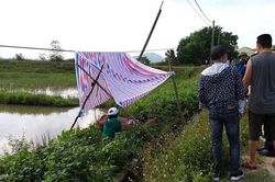 Xác định nguyên nhân người đàn ông tử vong dưới mương nước cùng xe máy