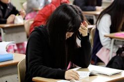 Nuôi mộng vào đại học, sĩ tử Hàn Quốc chỉ dám ngủ 4 tiếng mỗi ngày