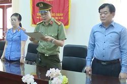 Cách mọi chức vụ trong Đảng của Giám đốc Sở Giáo dục Sơn La