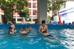 Phòng chống tai nạn đuối nước tại quận Tây Hồ: Hiệu quả từ các khóa dạy bơi