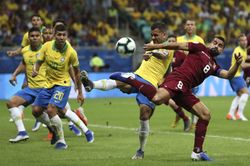 Brazil - Venezuela 0-0: VAR 2 lần từ chối bàn thắng của Jesus và Coutinho