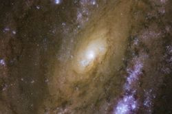 Phát hiện kinh ngạc quanh thiên hà xoắn ốc NGC 4051