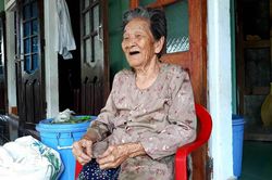 Cụ bà Quảng Trị 102 tuổi có 12 người con, 176 cháu nội ngoại
