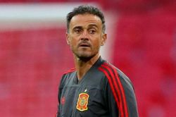 HLV Luis Enrique bất ngờ chia tay tuyển Tây Ban Nha