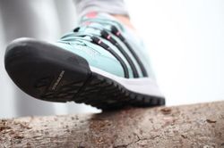 Tòa án EU bác bản quyền về nhãn hiệu họa tiết 3 sọc của Adidas