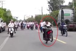 Xử phạt nhóm người 'bốc đầu' xe máy trong ngày cưới