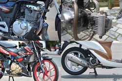 Có bao nhiêu hệ thống làm mát động cơ được trang bị trên xe máy?