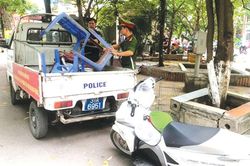 Quản lý trật tự đô thị: Bất cập trong các khu tập thể cũ