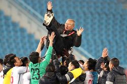 'Vấn đề của VFF và HLV Park Hang Seo là mức lương mới'