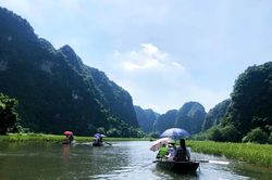 'Trốn' nóng tại những điểm du lịch gần Hà Nội dịp cuối tuần