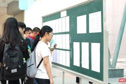Hôm nay, học sinh Hà Nội chính thức làm thủ tục xác nhận nhập học vào lớp 10