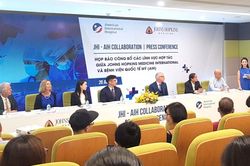 Bệnh viện Quốc tế Mỹ hợp tác với Johns Hopkins chăm sóc và điều trị y tế kỹ thuật cao tại Việt Nam