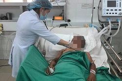 Cứu sống cụ ông 82 tuổi bị áp xe ruột thừa hi hữu