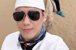Việt Anh đăng ảnh du lịch Nội Mông sau tuyên bố ly hôn