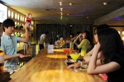 Biến chuồng lợn thành quán bar, ai ngờ mỗi tháng đút túi 200 triệu