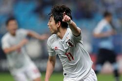 Nhật Bản làm rạng danh châu Á khi cầm hòa Uruguay trong tiếc nuối