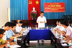 Ông Lê Thanh Quang làm việc tại xã Ninh Tây