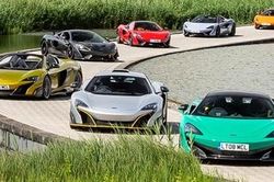 Dàn siêu xe trị giá hơn 63 triệu USD của đội đua McLaren