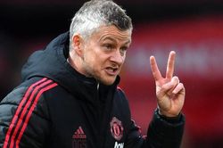 CẬP NHẬT sáng 22/6: Neville nói lời cay đắng về MU. Barca phải bồi thường cho Rabiot. De Ligt chốt điểm đến