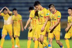 CLB Nam Định nhận hàng loạt án phạt từ VFF