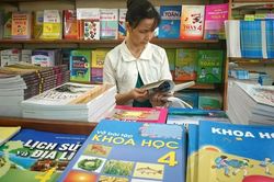 Năm học mới có tái diễn tình trạng thiếu SGK?