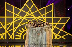 Thí sinh Chung khảo Miss World Việt Nam khoe hình thể với áo dài cách điệu