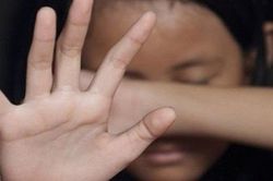 Khởi tố, bắt giam nghi phạm dâm ô nữ sinh khi đang truyền nước