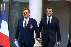 Elton John kêu gọi cộng đồng quốc tế chung tay đẩy lùi HIV/AIDS