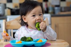 Nguyên tắc ăn uống giúp con luôn khỏe mạnh suốt mùa hè
