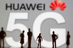 Mỹ đốt tỷ USD để 'dọn sạch' Huawei