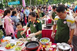 TPHCM: Sôi động Hội thi nấu ăn 'Cả nhà vào bếp'