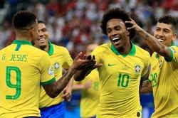 Hủy diệt Peru, Brazil chờ quyết đấu Argentina