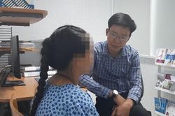 Bé gái 14 tuổi nghi bị cậu ruột hiếp dâm suốt 3 năm: 'Con không dám la…'