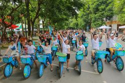 Hàng trăm người dân đạp xe kêu gọi xây dựng đô thị không rác thải