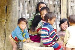 Ám ảnh ánh mắt trẻ thơ miền sơn cước