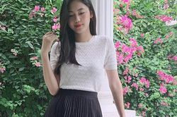 Vóc dáng sau sinh ít ngày gây tranh cãi của Á hậu Thanh Tú