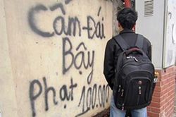 Đi vệ sinh không đúng nơi quy định ở Huế bị phạt đến 3 triệu đồng
