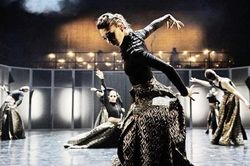 Xem thấy nghe đọc tuần này: Câu chuyện về Broadway và múa đương đại